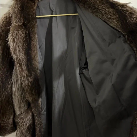 Luxurious Brown Fur Coat - 100% Raccoon Fur - Picture 3 of 15